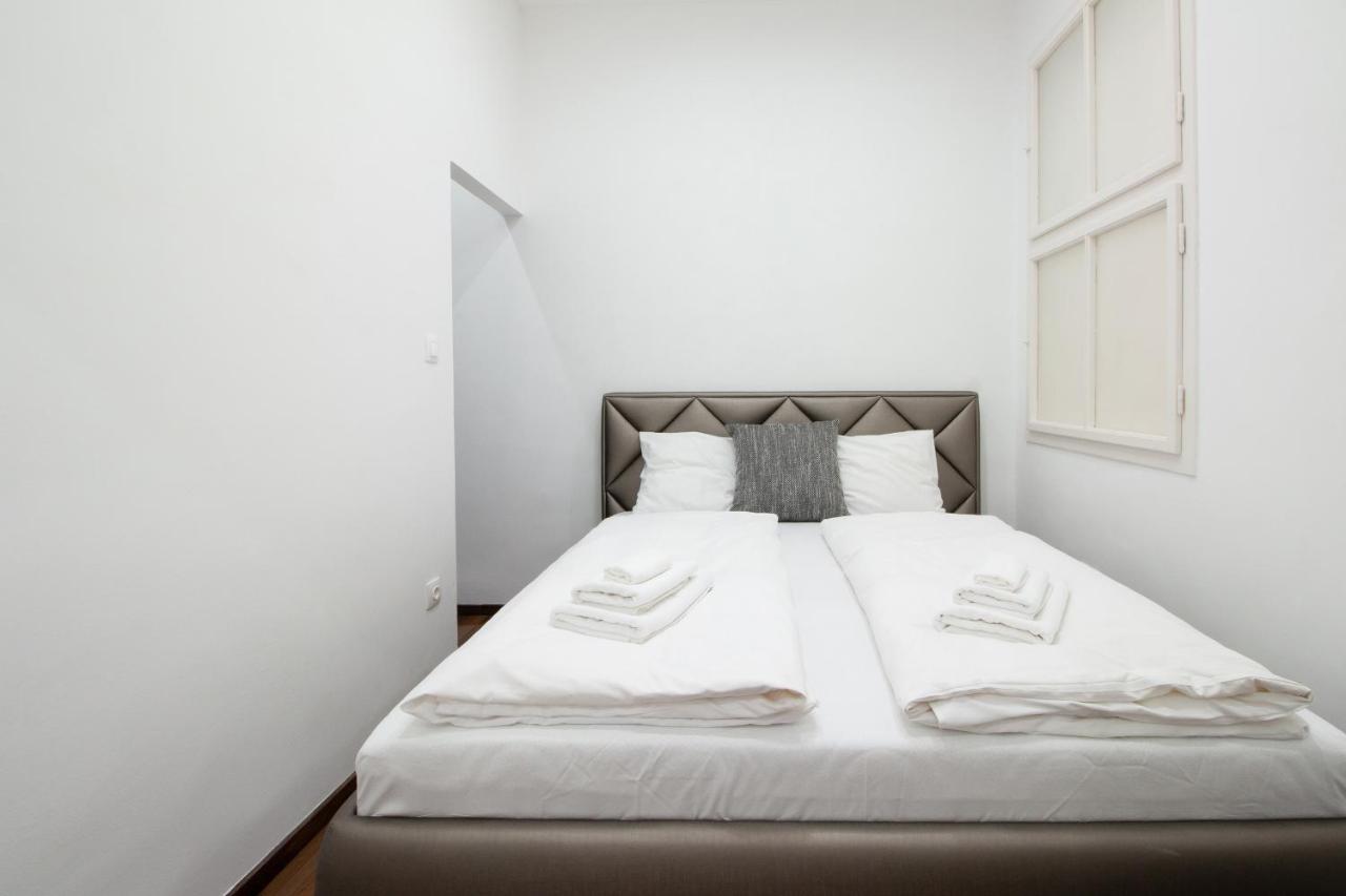 Basilika View Imperial Suite -Sas Street -Need Reservation For Free Parking Budapest Exterior photo
