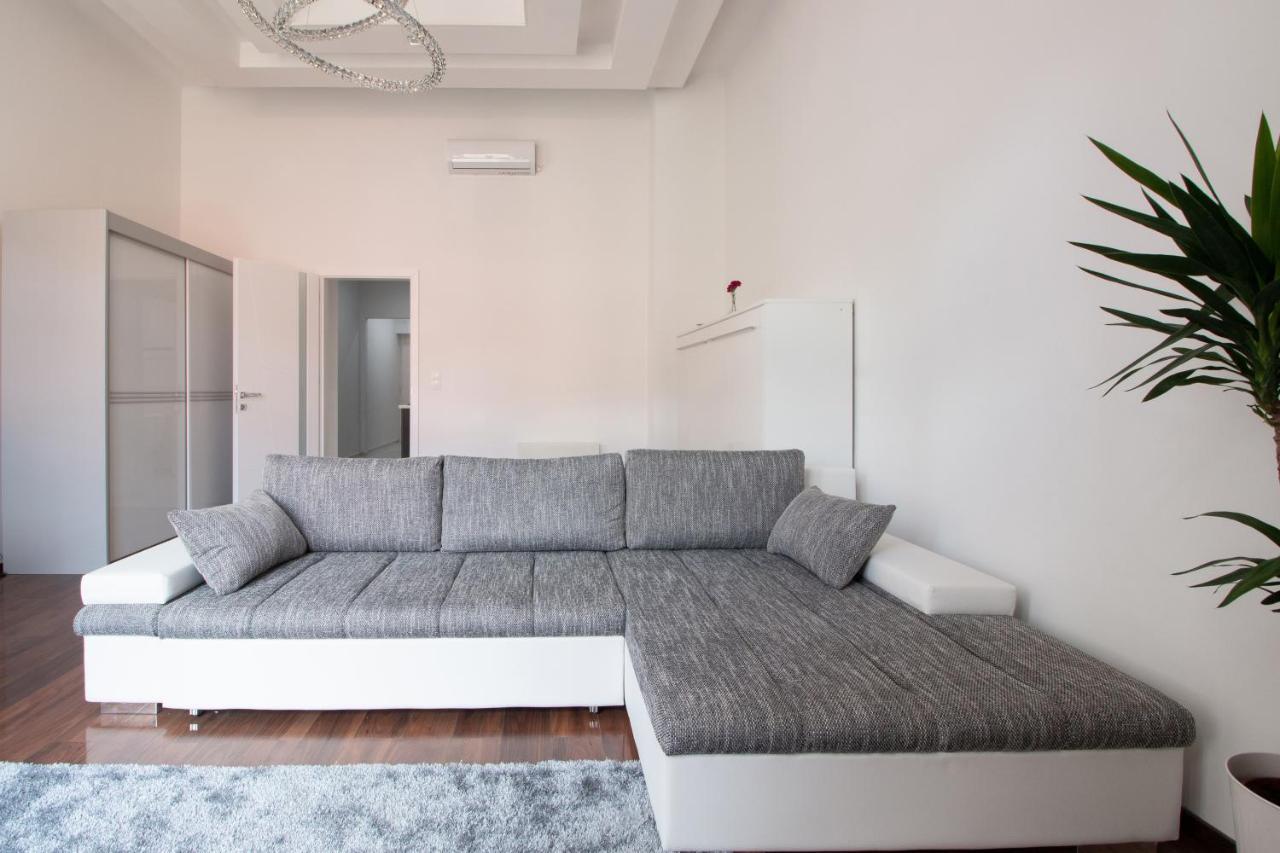 Basilika View Imperial Suite -Sas Street -Need Reservation For Free Parking Budapest Exterior photo