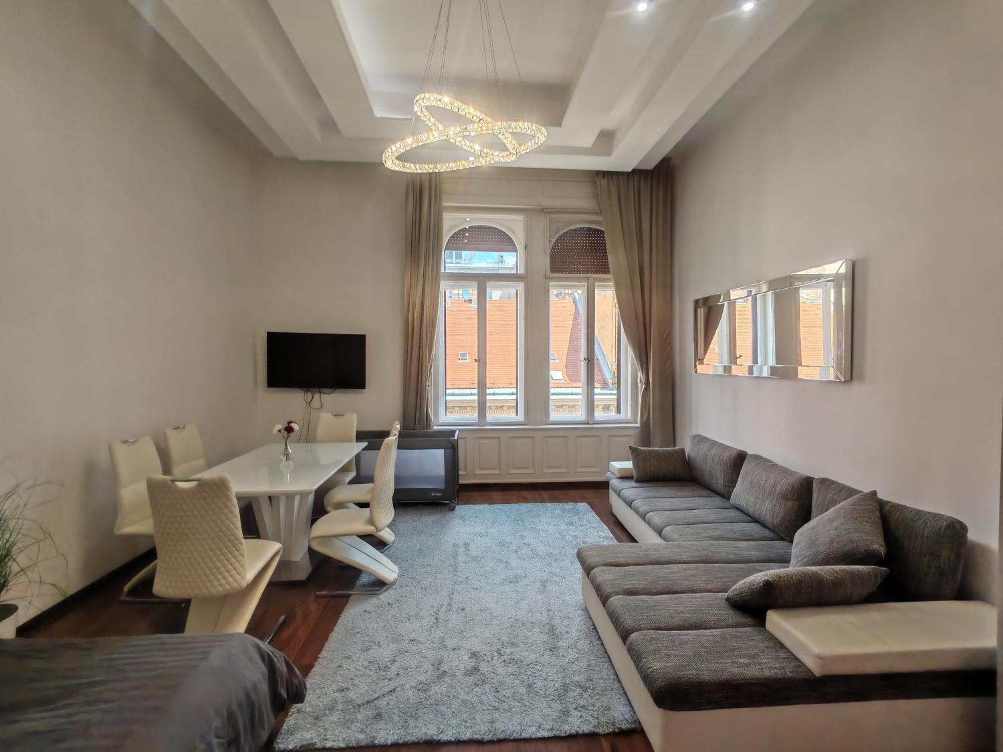 Basilika View Imperial Suite -Sas Street -Need Reservation For Free Parking Budapest Exterior photo