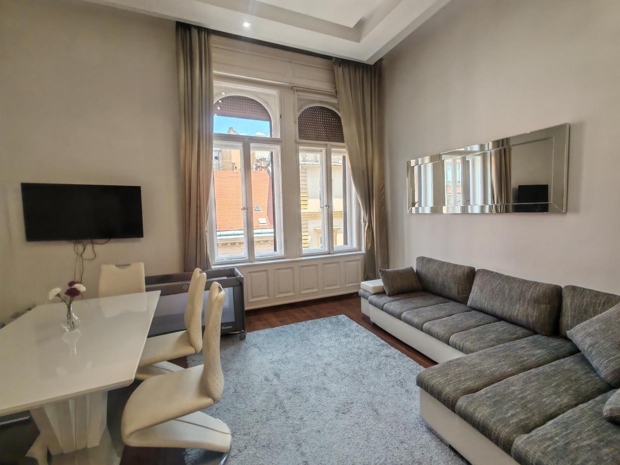Basilika View Imperial Suite -Sas Street -Need Reservation For Free Parking Budapest Exterior photo